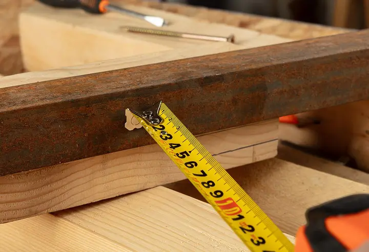 Geri sarılabilir çelik şerit metre 5 m x 19 mm, otomatik kilitli, durdurma düğmeli, mıknatıslı